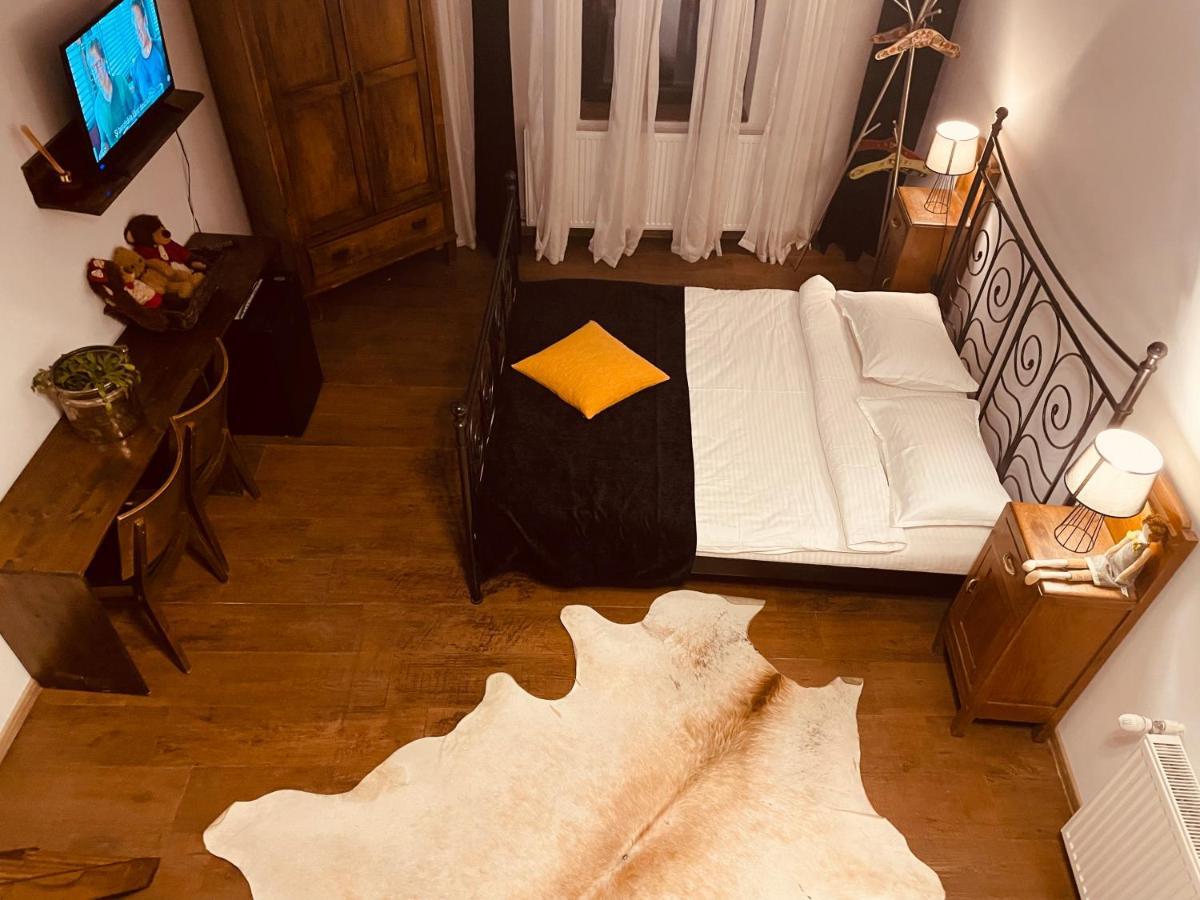 Casa Pisica Noastra Hotel Breaza  Ngoại thất bức ảnh