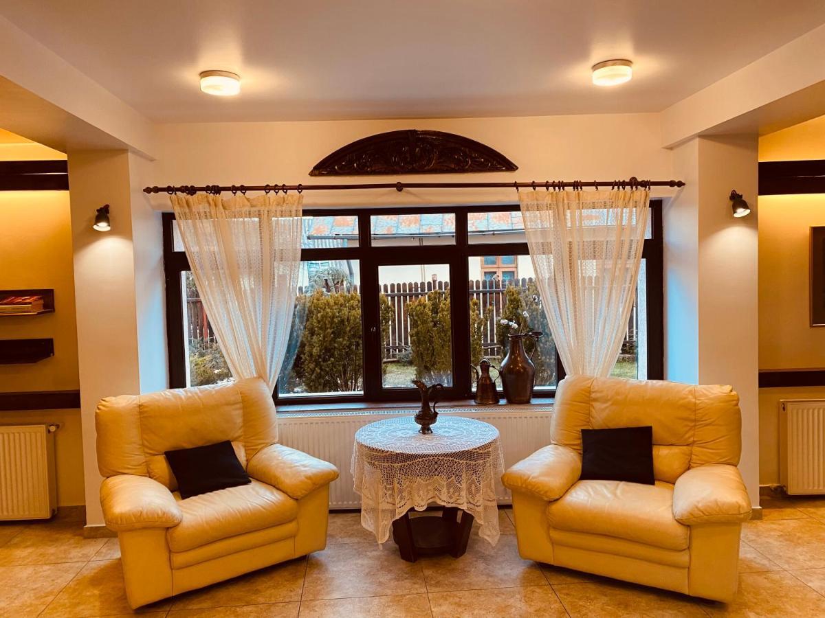 Casa Pisica Noastra Hotel Breaza  Ngoại thất bức ảnh