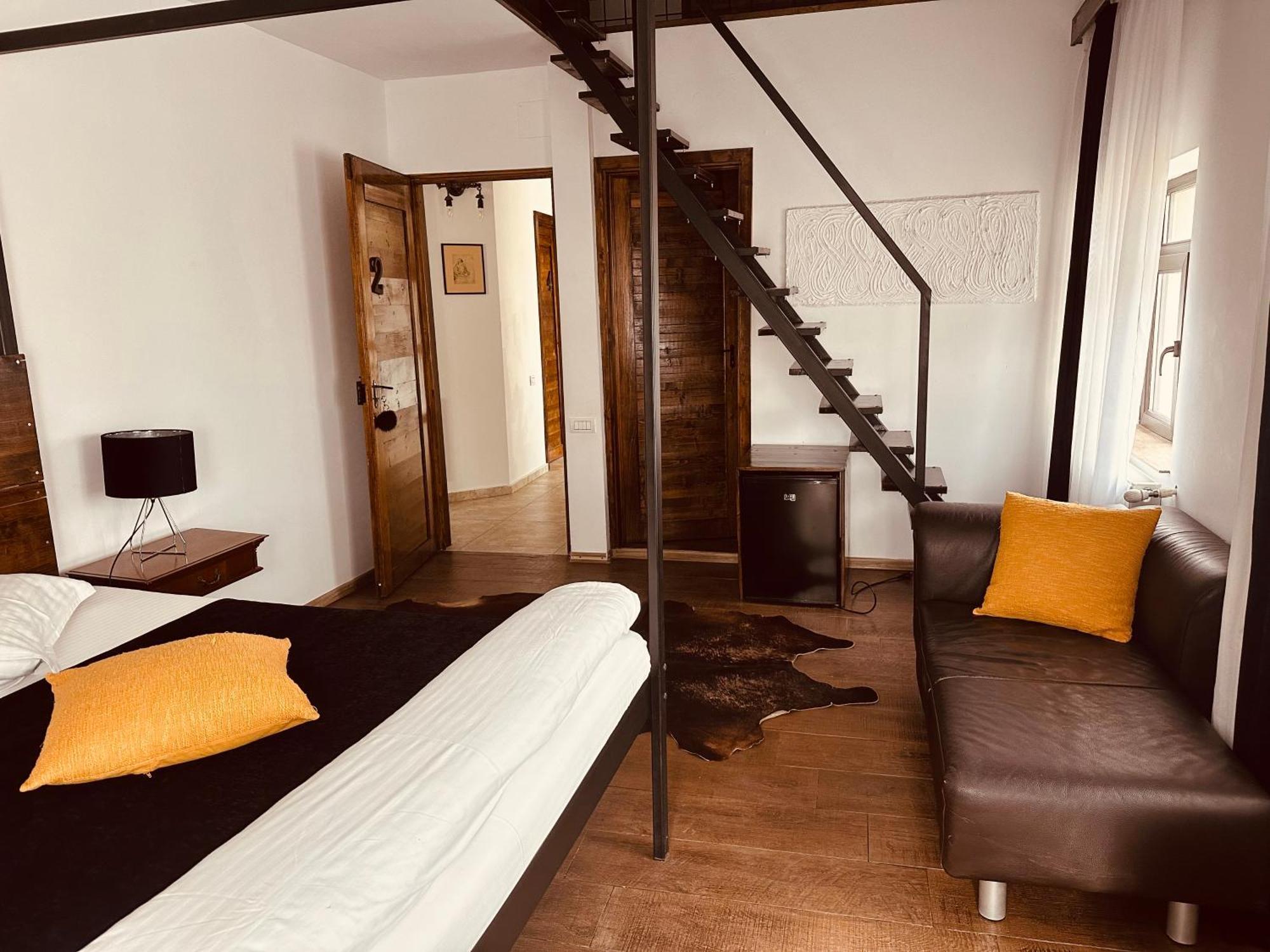 Casa Pisica Noastra Hotel Breaza  Ngoại thất bức ảnh